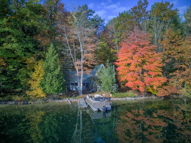 $850,000 | 8918 West School Section Lake Drive, Mecosta, MI 49332