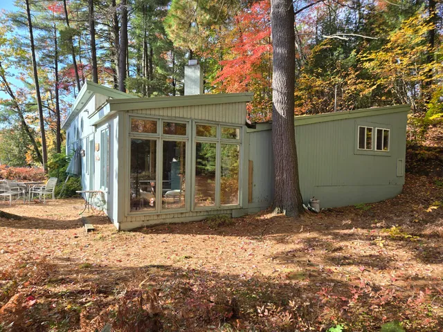 $850,000 | 8918 West School Section Lake Drive, Mecosta, MI 49332