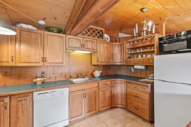 $850,000 | 8918 West School Section Lake Drive, Mecosta, MI 49332