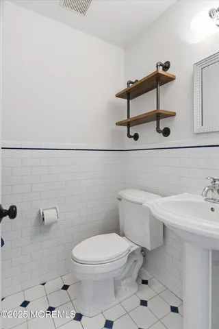 $830,000 | 8 Craig Drive, Columbus, NJ 08022