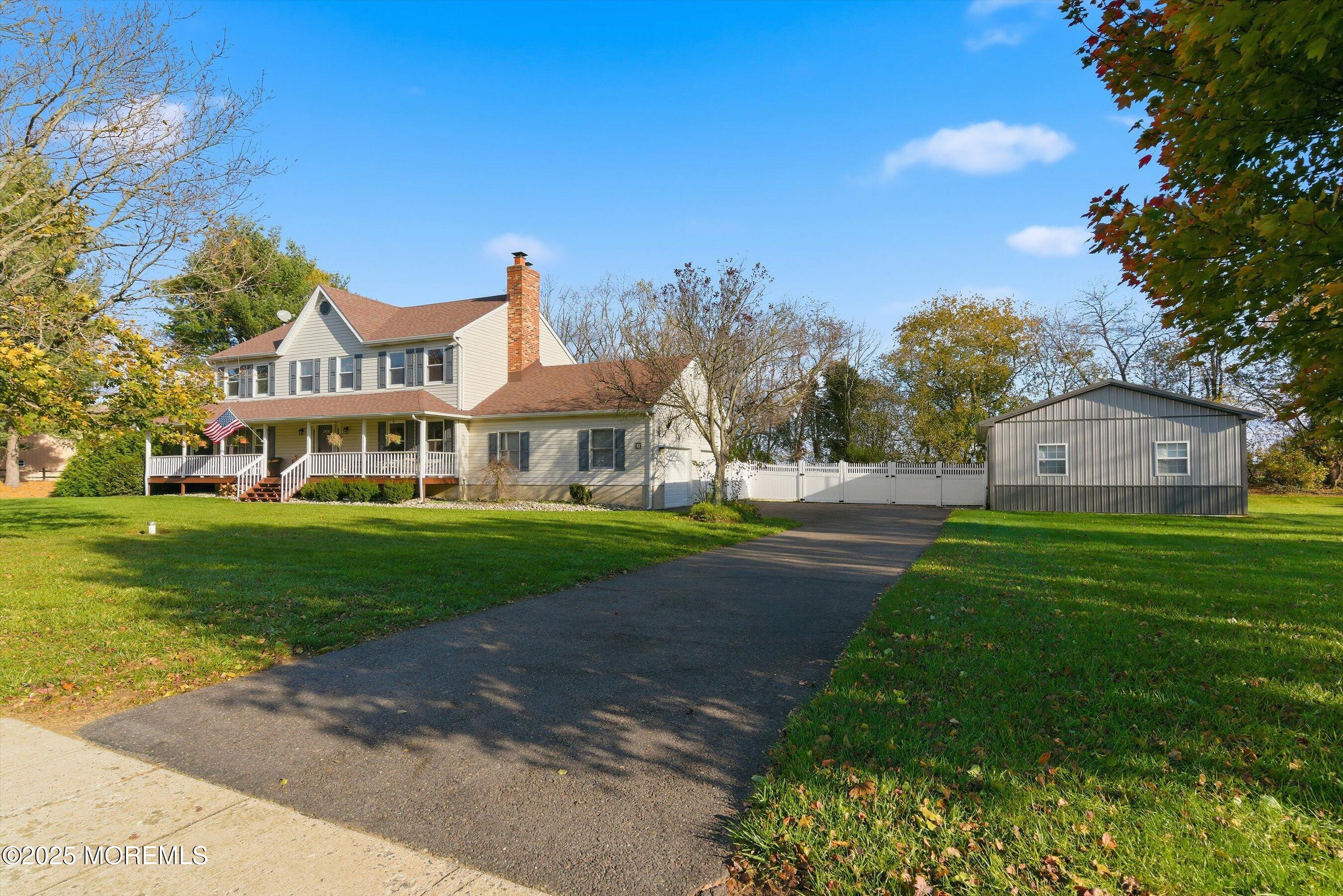 8 Craig Drive Columbus, NJ 08022 - Photo 2 of 44 06-Front Right 2