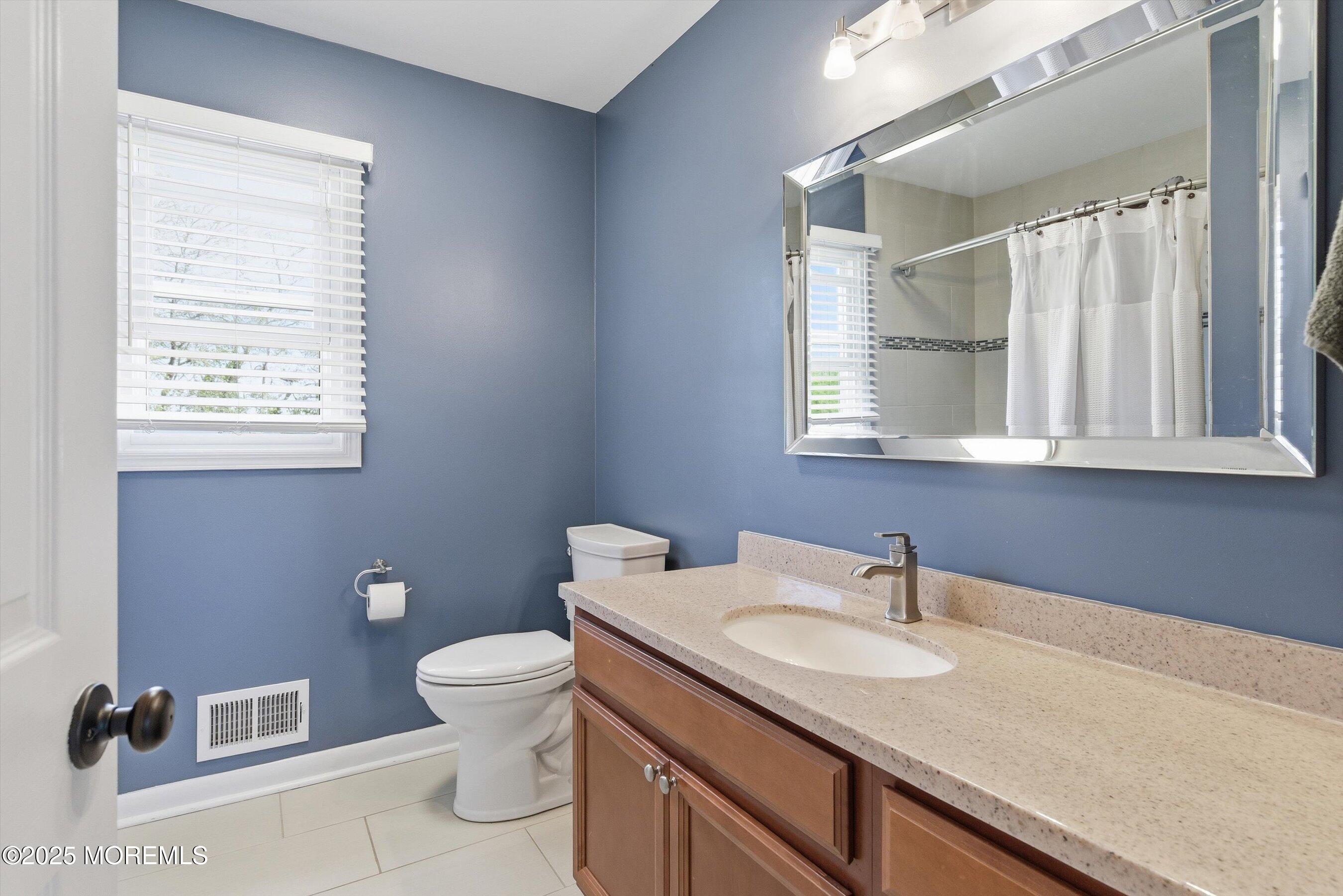 8 Craig Drive Columbus, NJ 08022 - Photo 28 of 44 32-Bath 2A