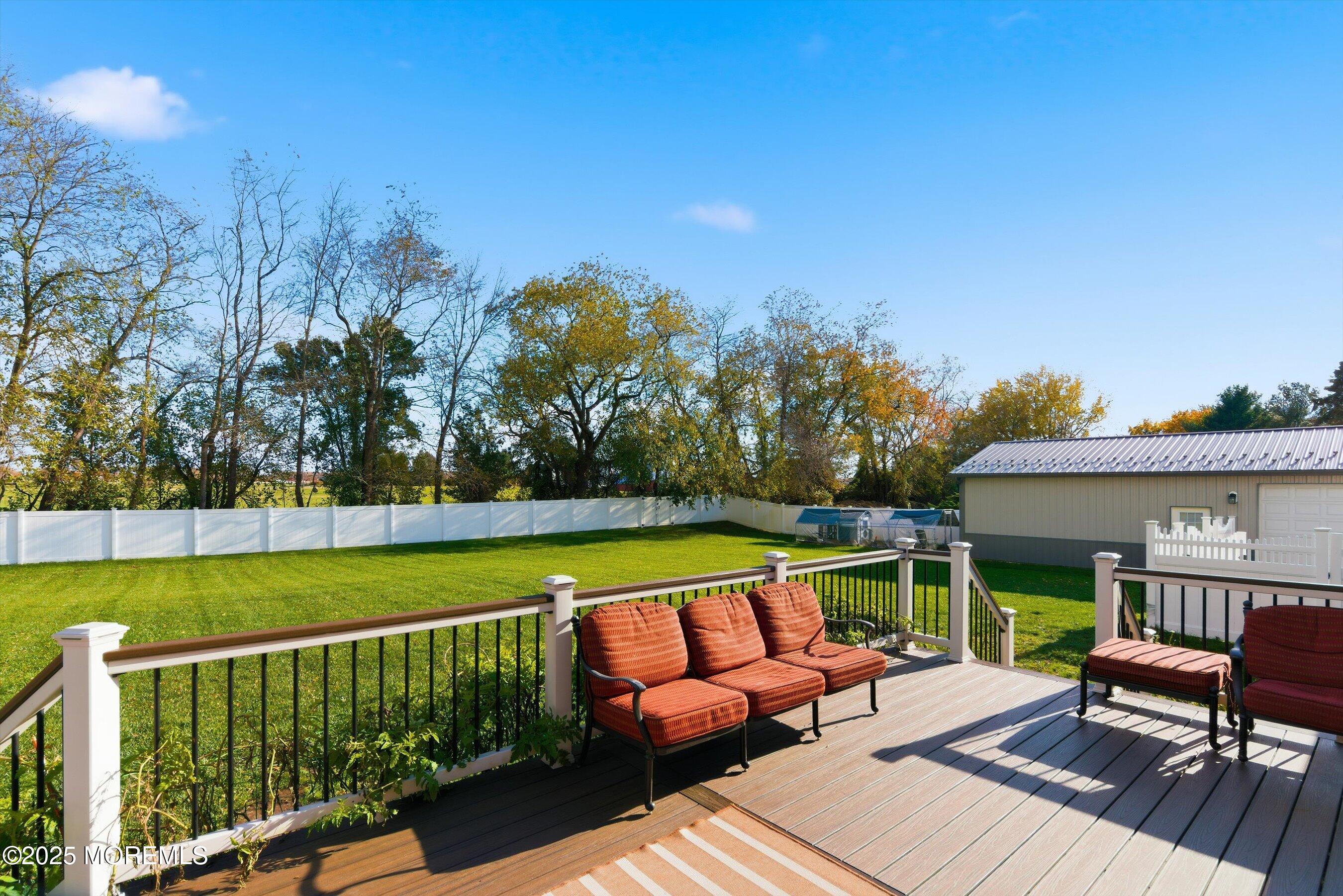 8 Craig Drive Columbus, NJ 08022 - Photo 32 of 44 38-Deck View
