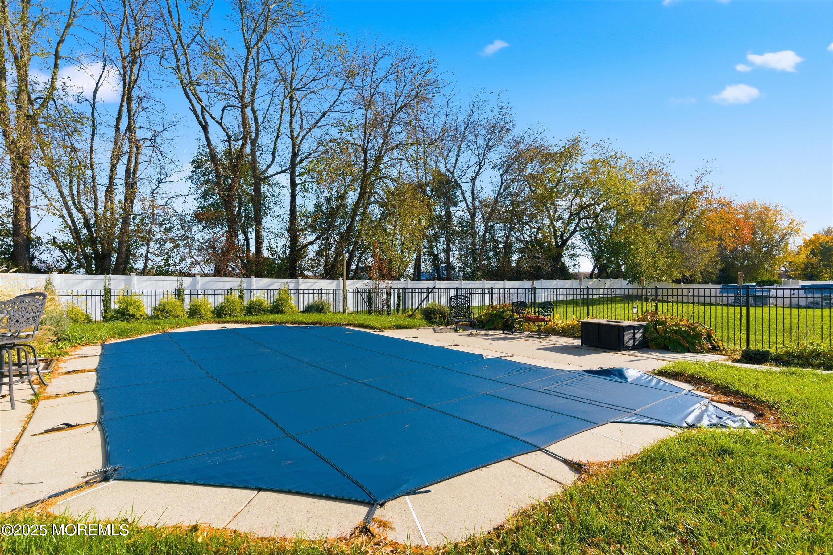 8 Craig Drive Columbus, NJ 08022 - Photo 34 of 44 43-Pool