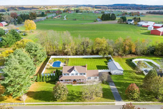 $830,000 | 8 Craig Drive, Columbus, NJ 08022