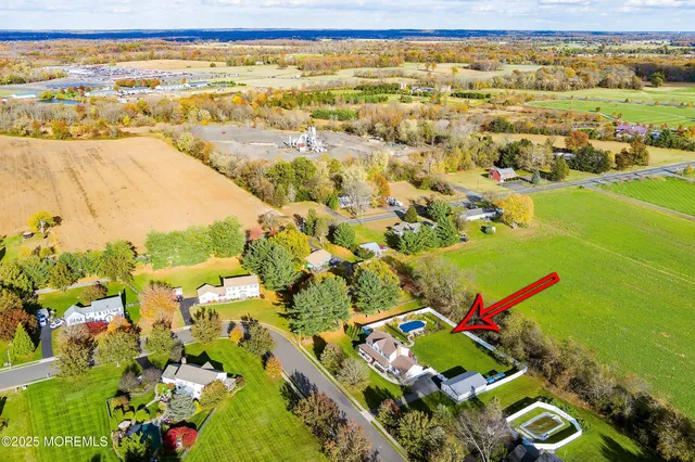 $830,000 | 8 Craig Drive, Columbus, NJ 08022