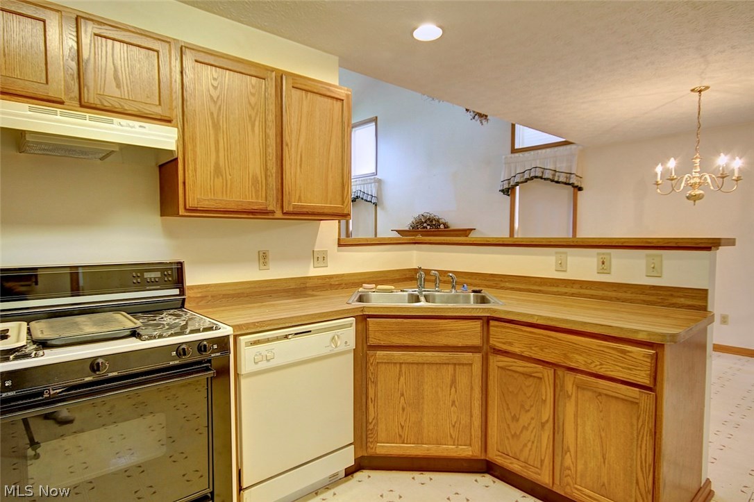 5604 Ridgeview Boulevard North Ridgeville, OH 44039 - Photo 8 of 29