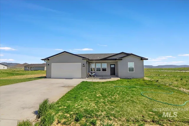 $399,000 | 190 Bison Way, Fairfield, ID 83327