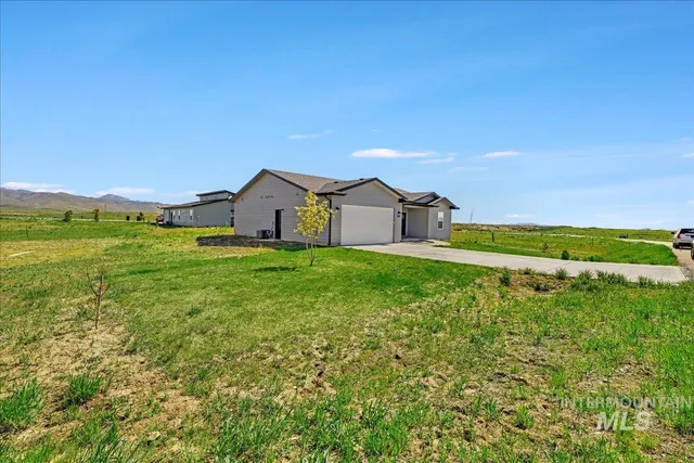 $399,000 | 190 Bison Way, Fairfield, ID 83327