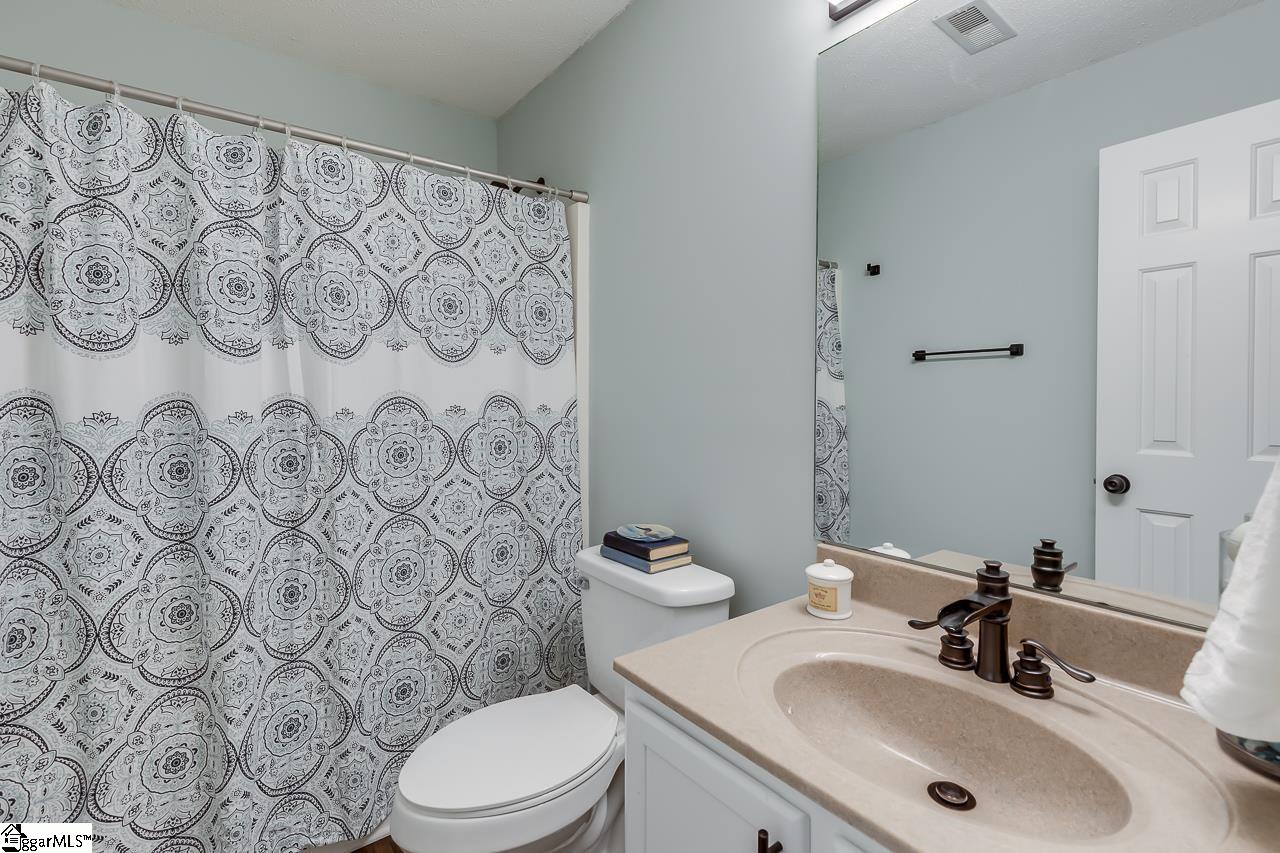 402 Richland Creek Road Anderson, SC 29626 - Photo 20 of 35 Hall Bath