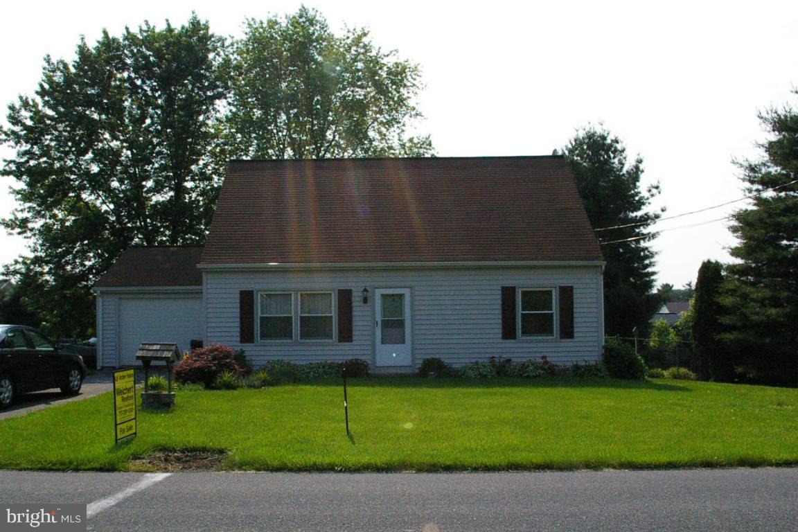 902 Pine Hill Road Lititz, PA 17543 - Photo 1 of 14