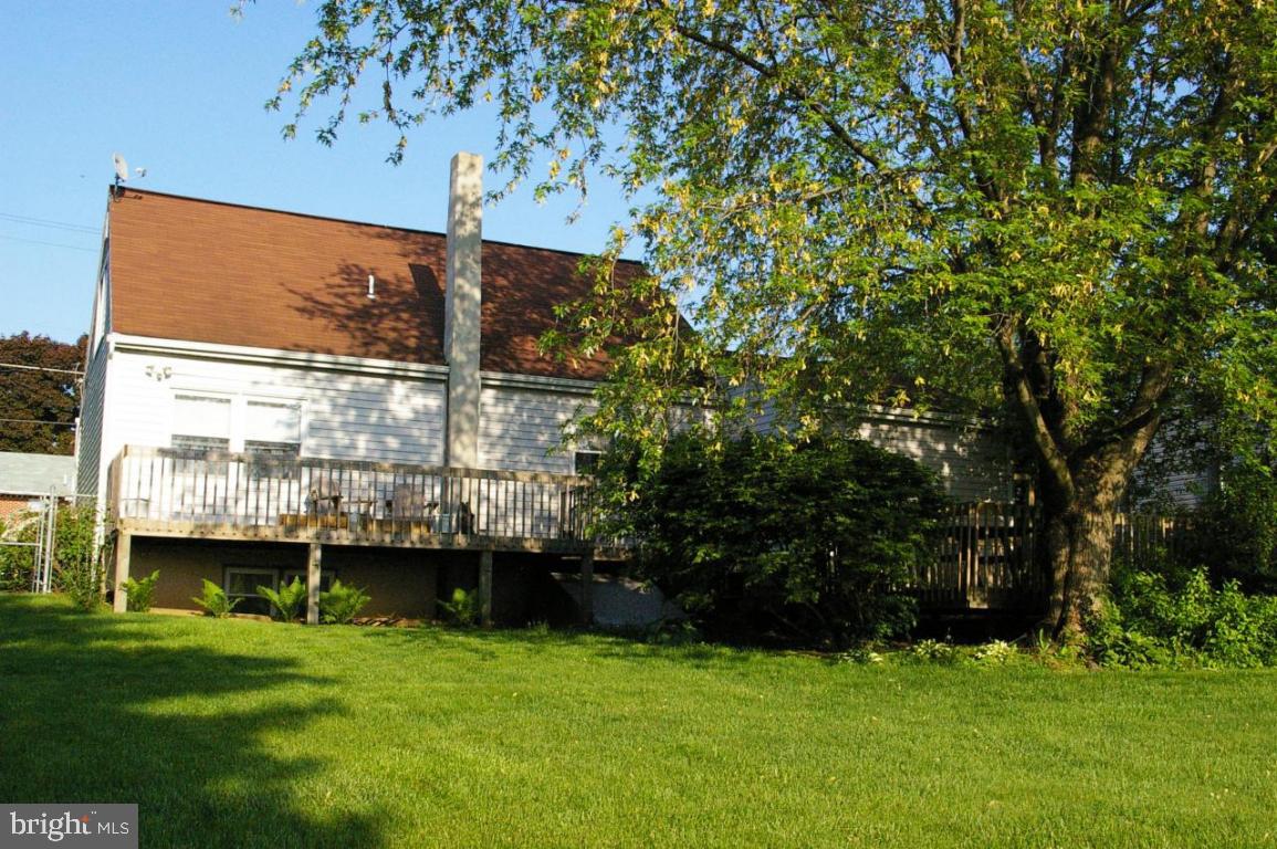 902 Pine Hill Road Lititz, PA 17543 - Photo 2 of 14