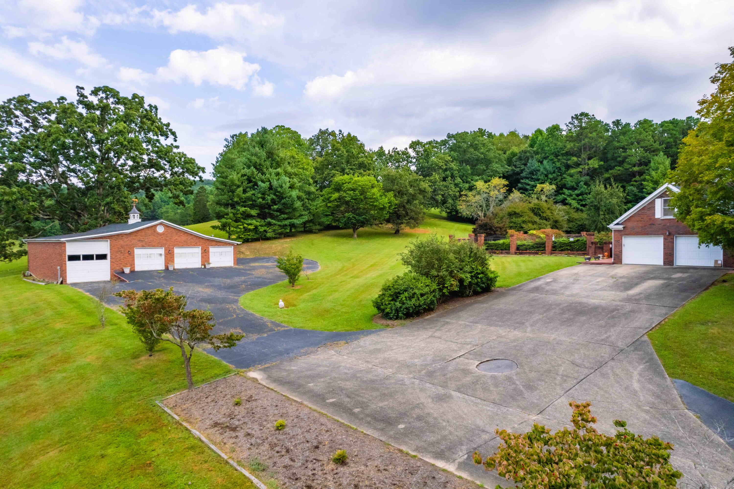 100 Rabran Avenue Corbin, KY 40701 - Photo 14 of 72 Drone View Driveway 1