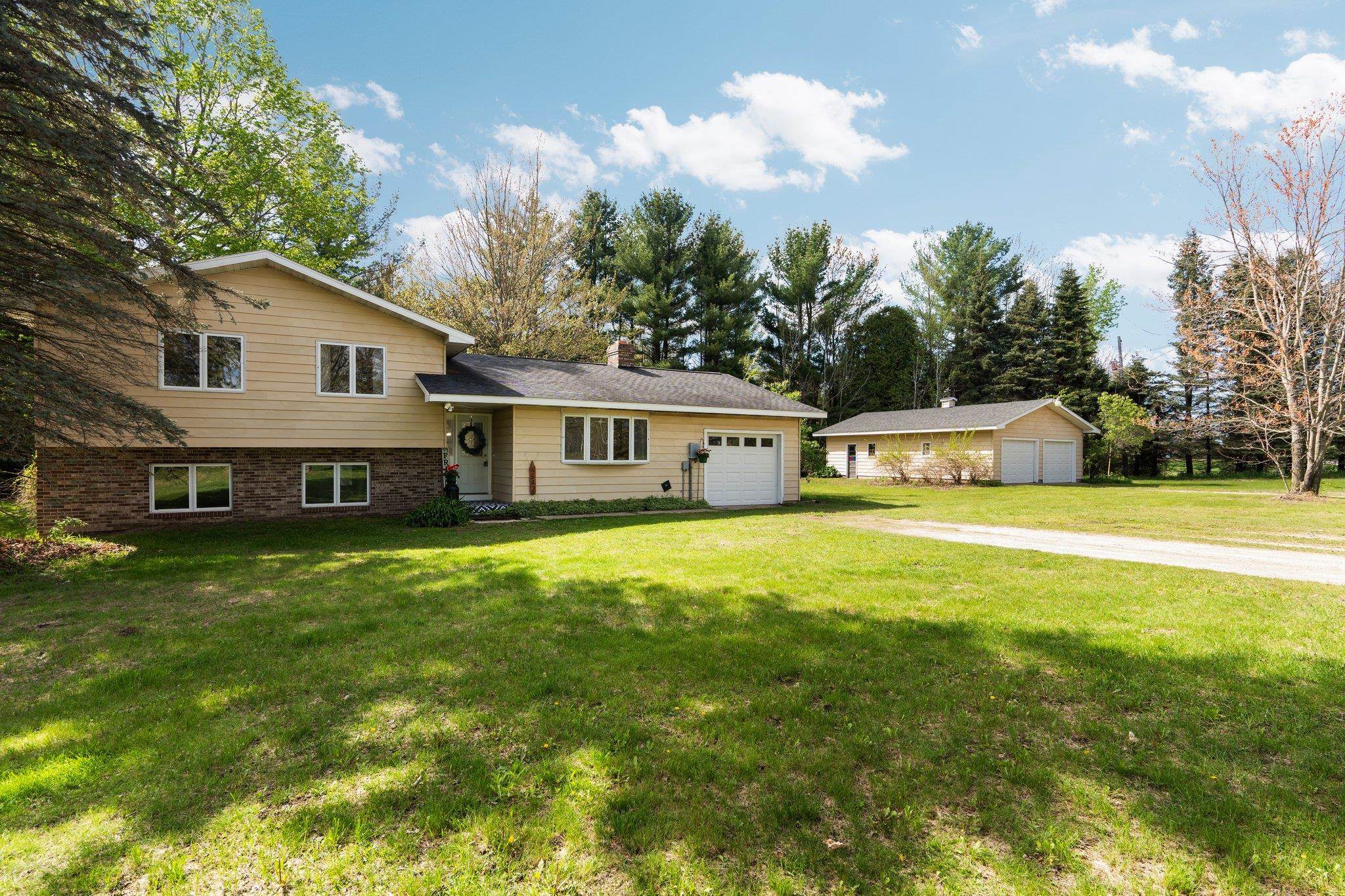 4542 Crofton Road South Boardman, MI 49680 - Photo 1 of 44 1934057-58e270f4-f1f5-4f6b-adc0-39003187236d.JPG