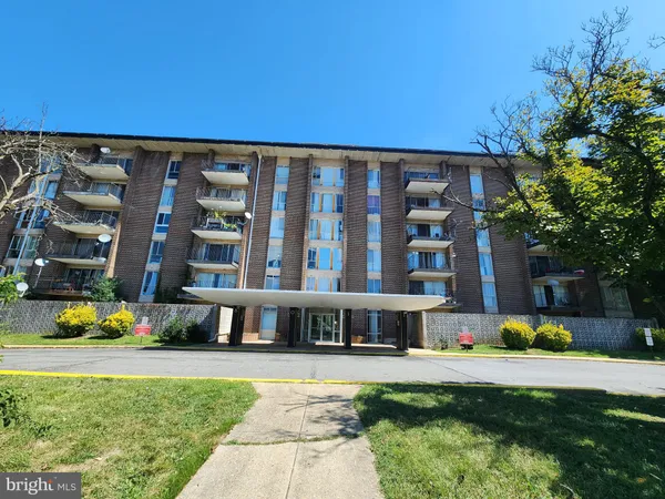 $40,000 | 6011 Emerson Street, Unit 616, Bladensburg, MD 20710