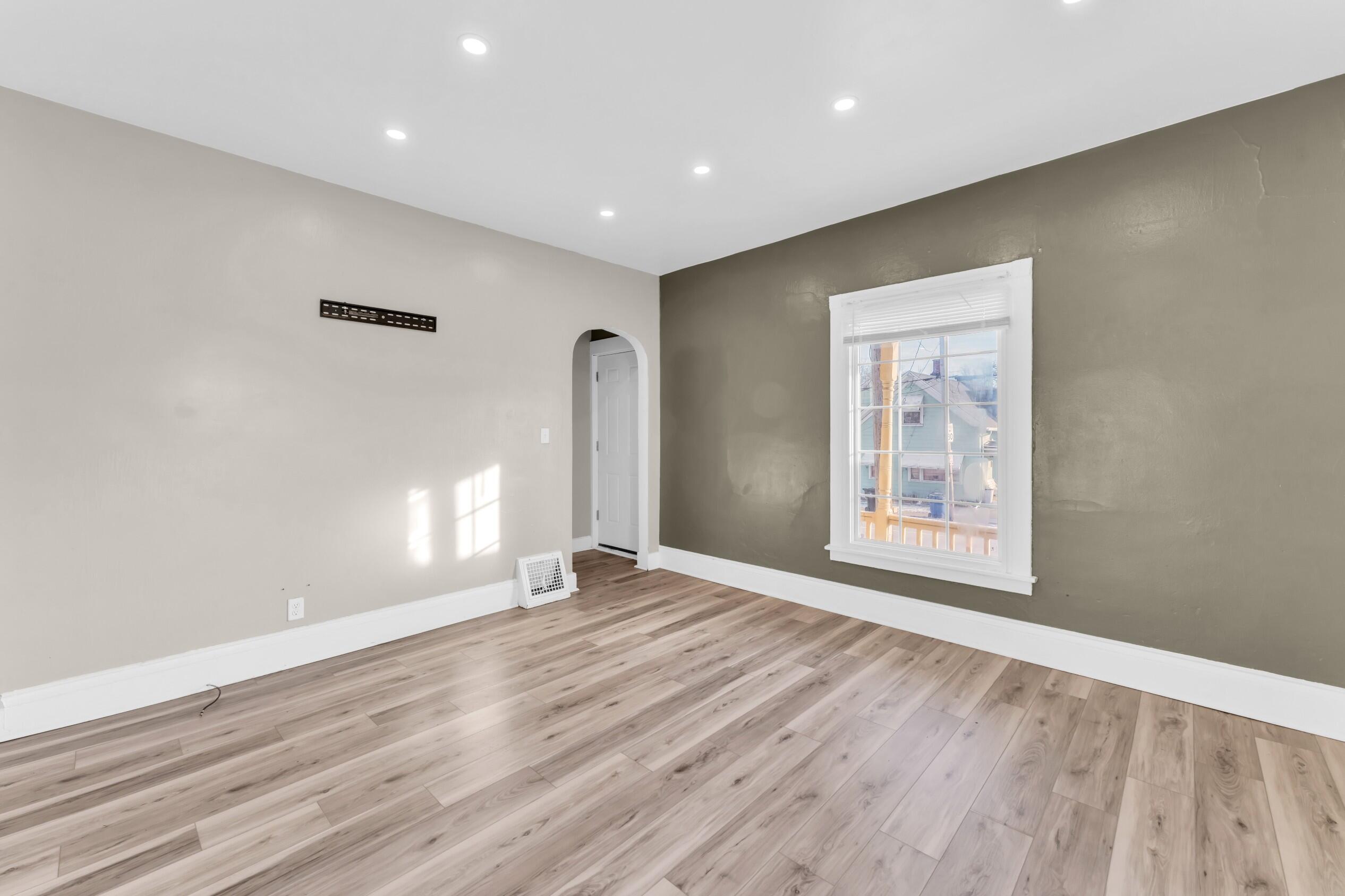 1130 South Memorial Drive Racine, WI 53403 - Photo 15 of 43 Photo (15)