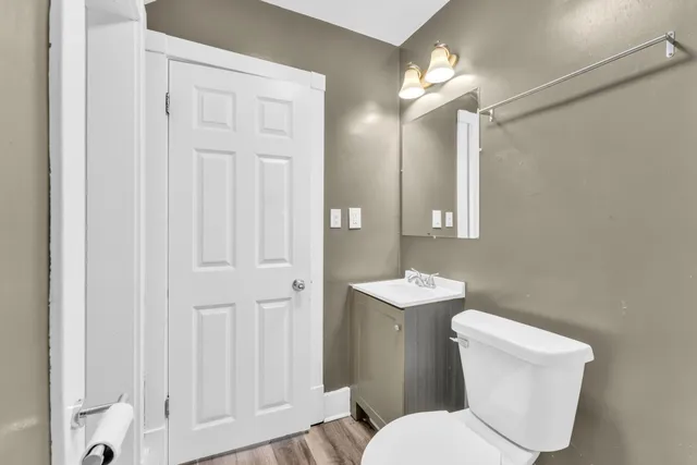 $130,000 | 1130 South Memorial Drive, Racine, WI 53403