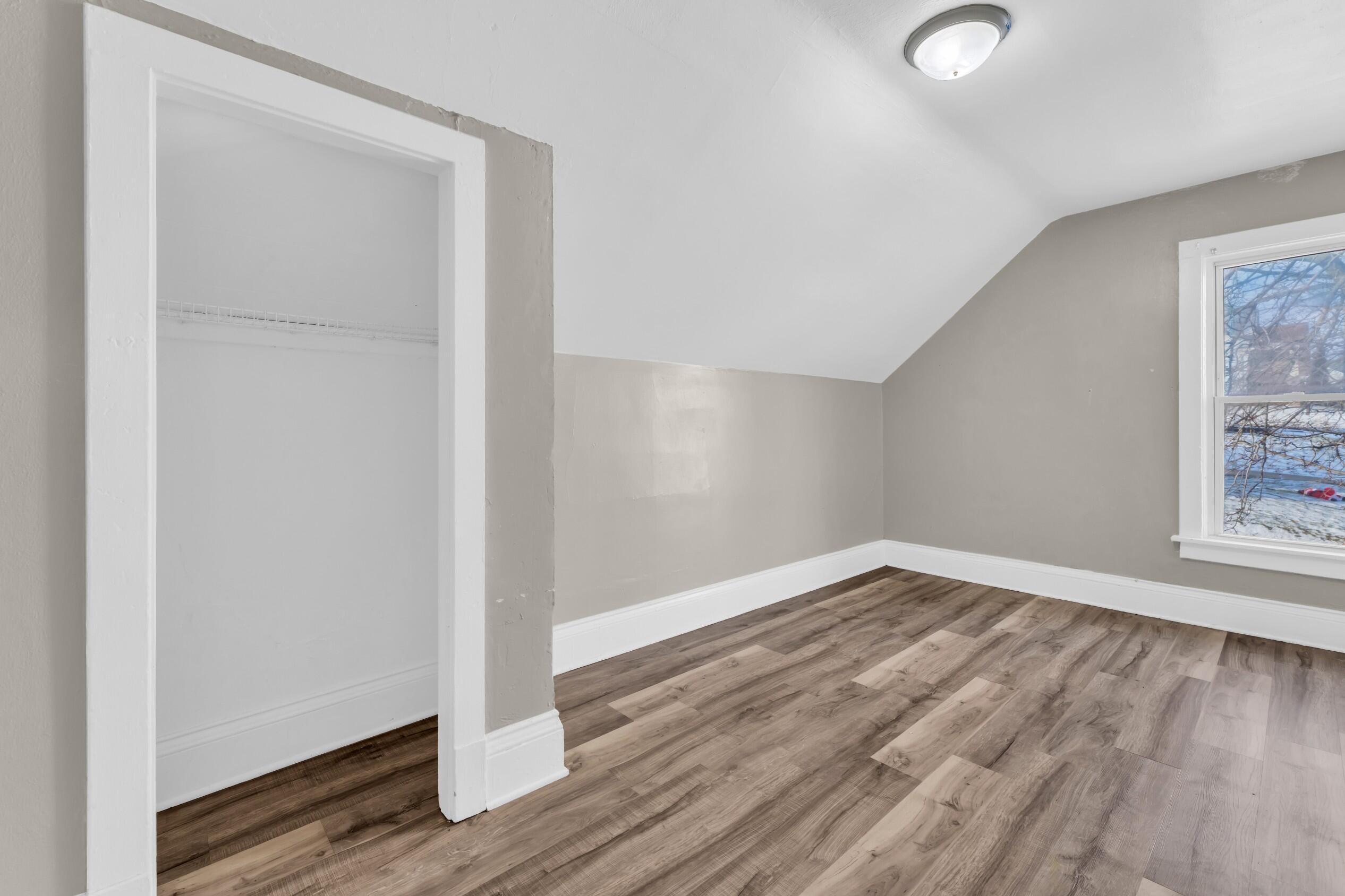 1130 South Memorial Drive Racine, WI 53403 - Photo 23 of 43 Photo (23)