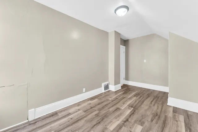 $130,000 | 1130 South Memorial Drive, Racine, WI 53403