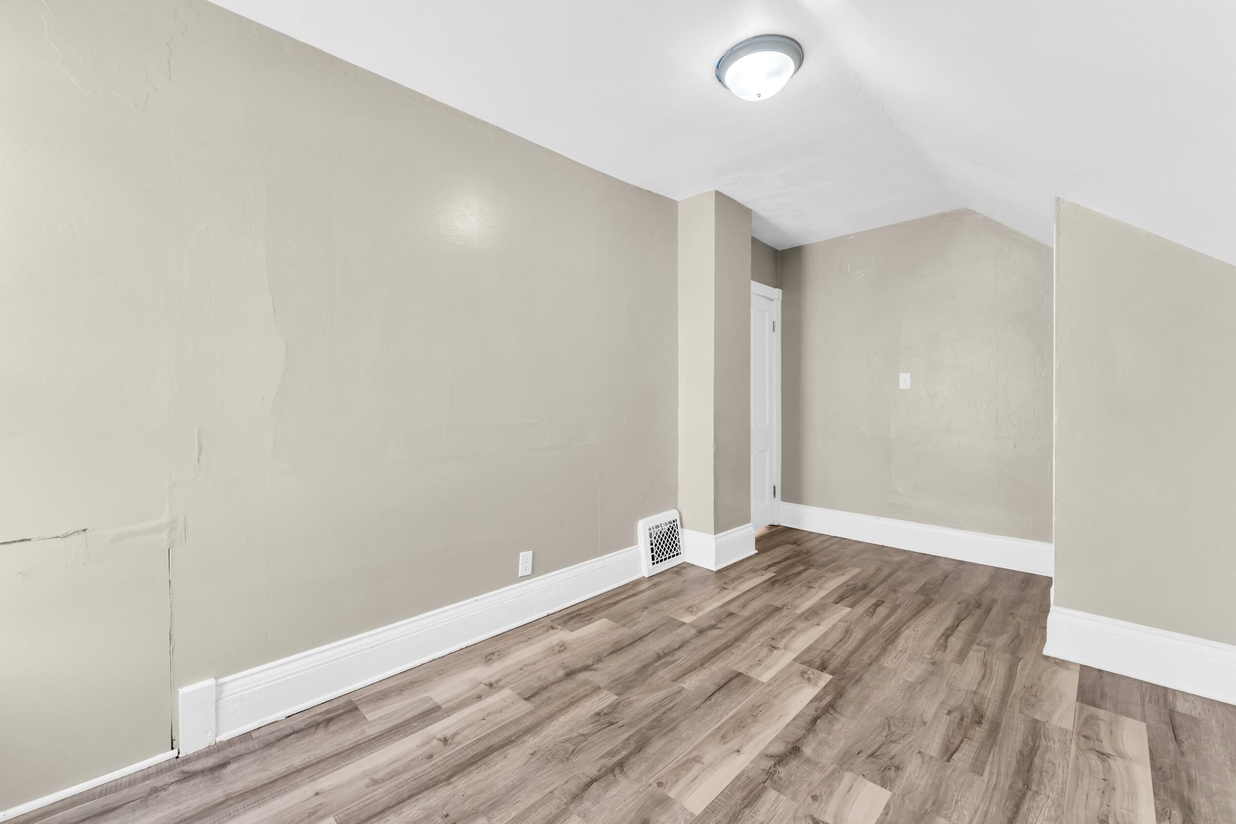 1130 South Memorial Drive Racine, WI 53403 - Photo 24 of 43 Photo (24)