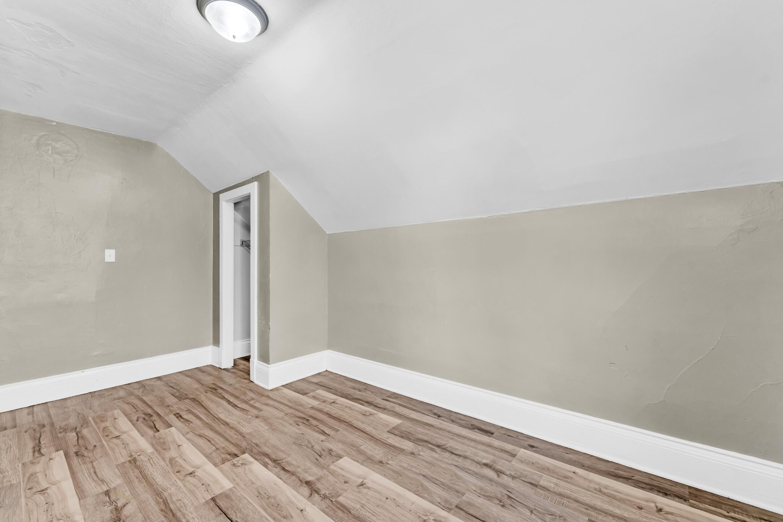 1130 South Memorial Drive Racine, WI 53403 - Photo 25 of 43 Photo (25)