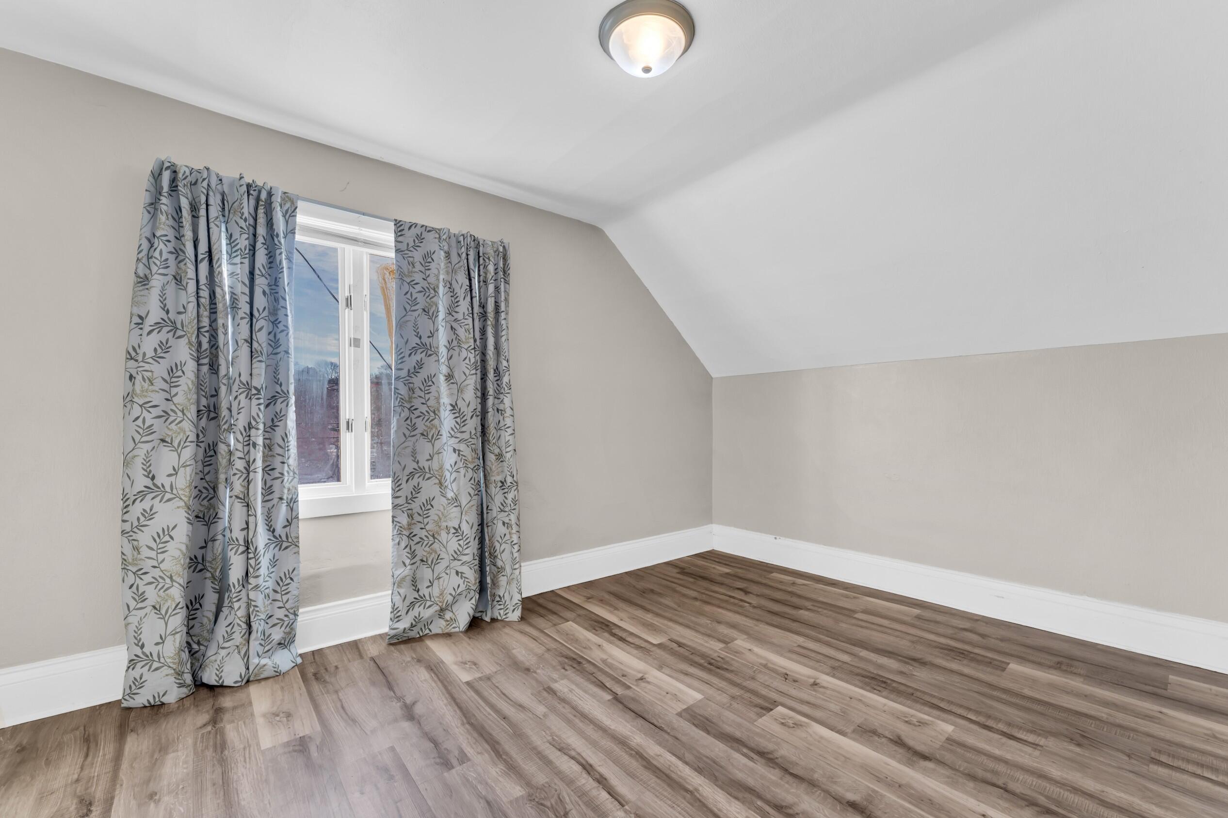 1130 South Memorial Drive Racine, WI 53403 - Photo 26 of 43 Photo (26)