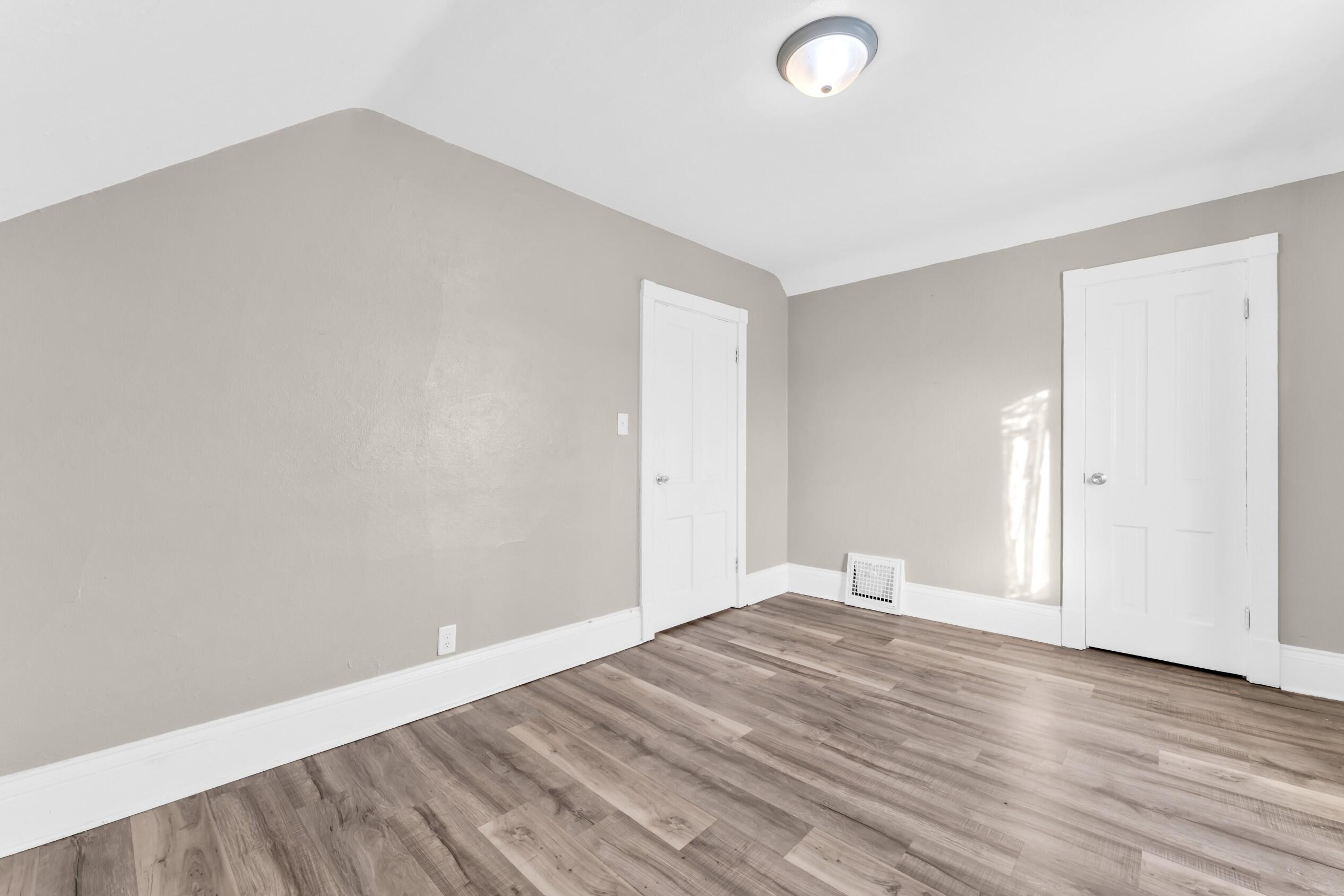 1130 South Memorial Drive Racine, WI 53403 - Photo 27 of 43 Photo (27)