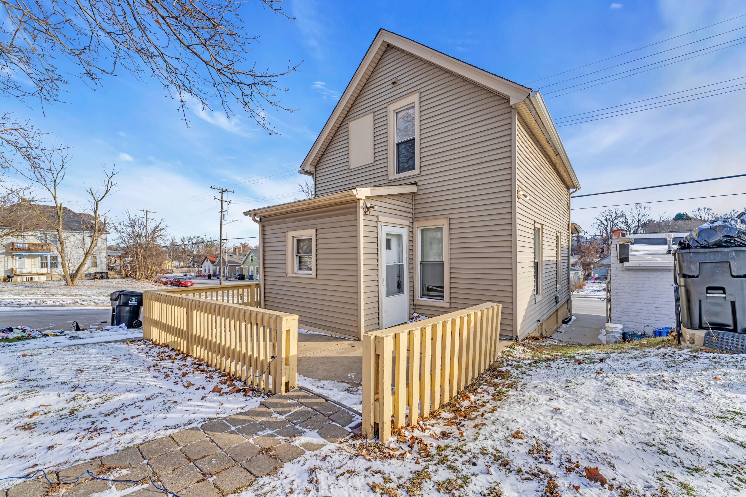 1130 South Memorial Drive Racine, WI 53403 - Photo 31 of 43 Photo (31)