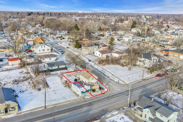 $130,000 | 1130 South Memorial Drive, Racine, WI 53403