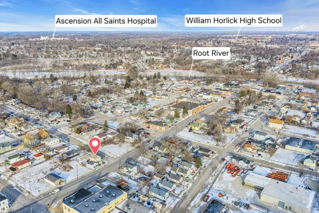 $130,000 | 1130 South Memorial Drive, Racine, WI 53403