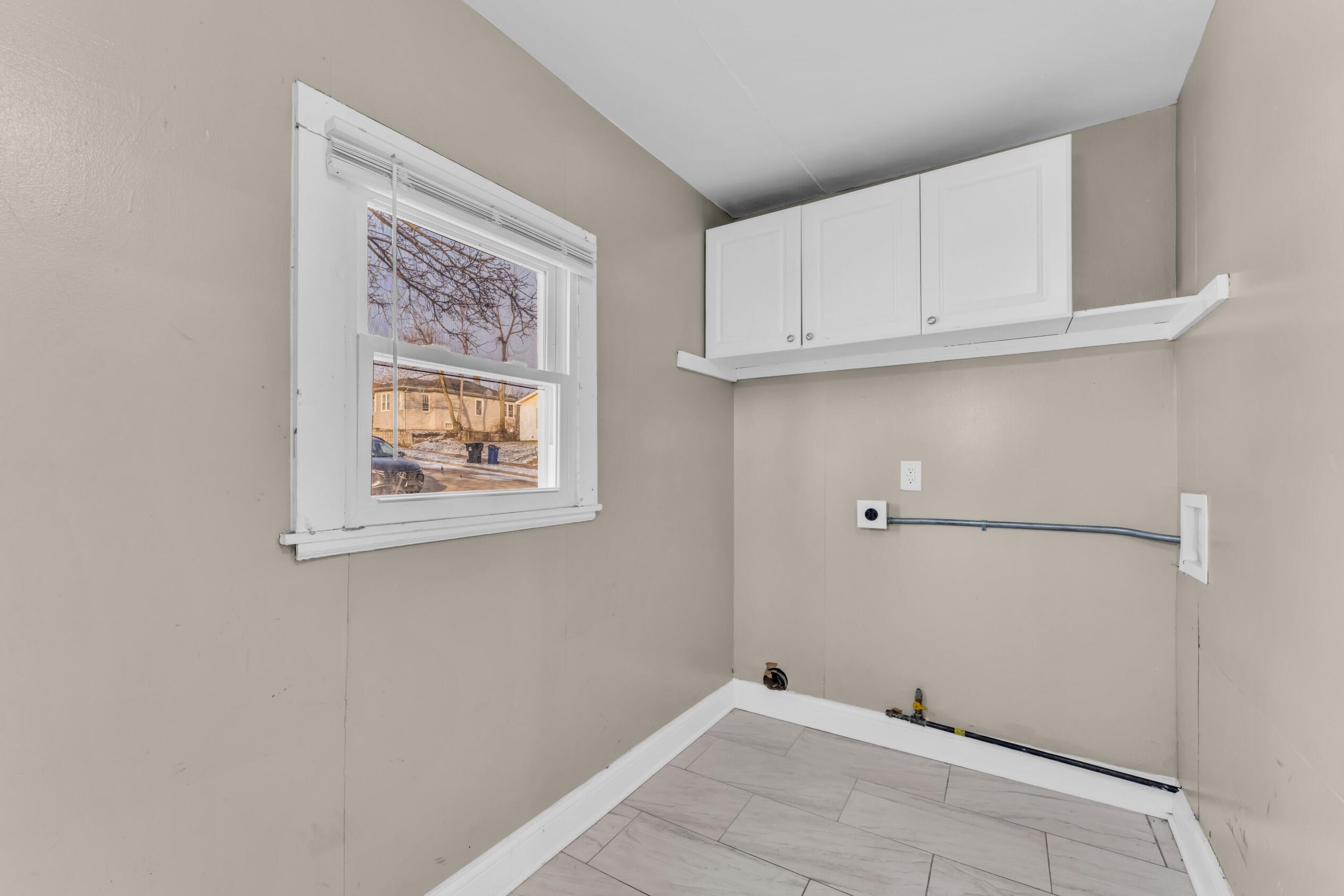 1130 South Memorial Drive Racine, WI 53403 - Photo 5 of 43 Photo (5)