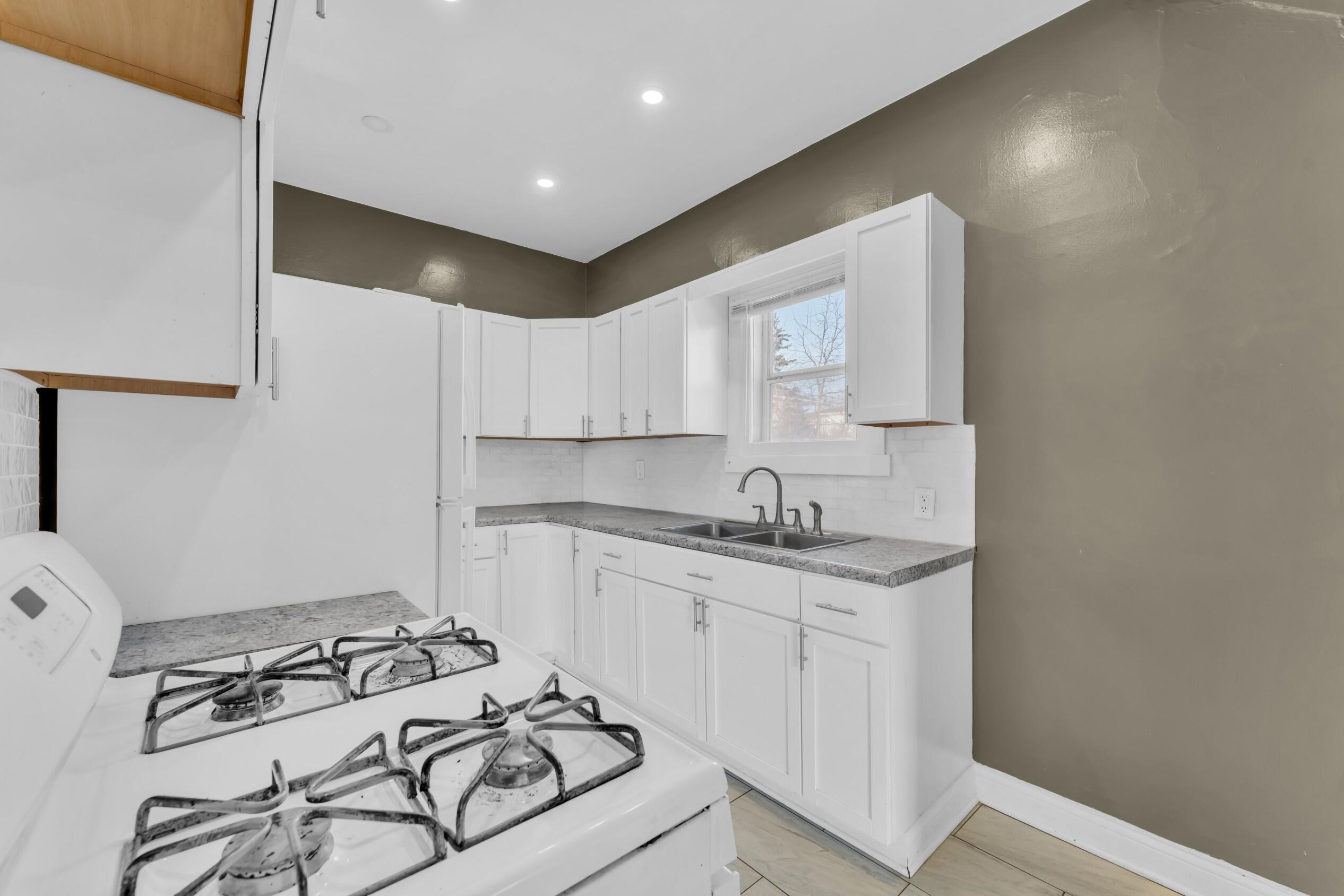 1130 South Memorial Drive Racine, WI 53403 - Photo 8 of 43 Photo (8)