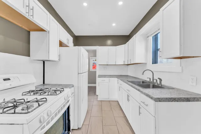 $130,000 | 1130 South Memorial Drive, Racine, WI 53403