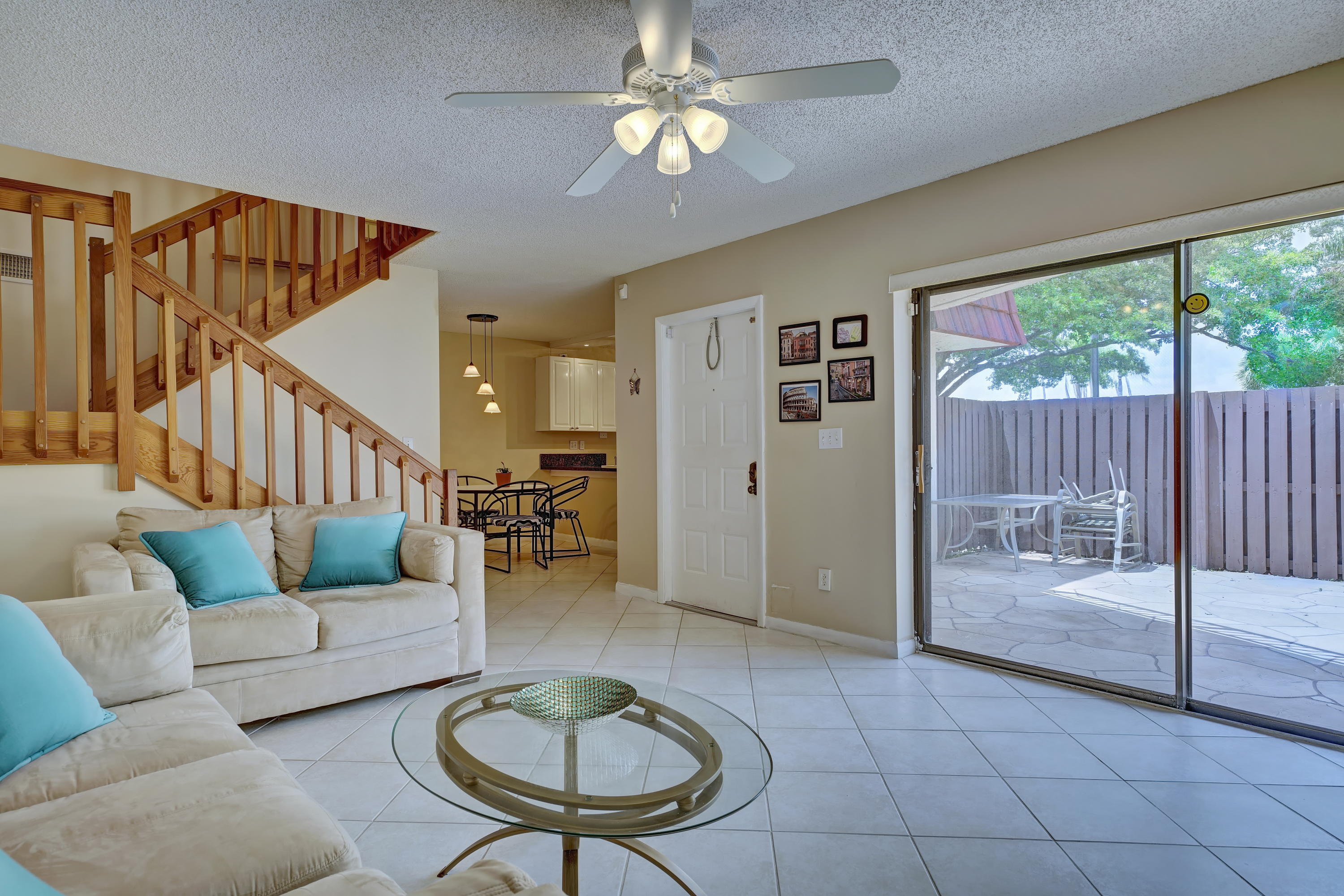 8367 Boca Rio Drive Boca Raton, FL 33433 - Photo 4 of 28 @Robert Fernandez10_0