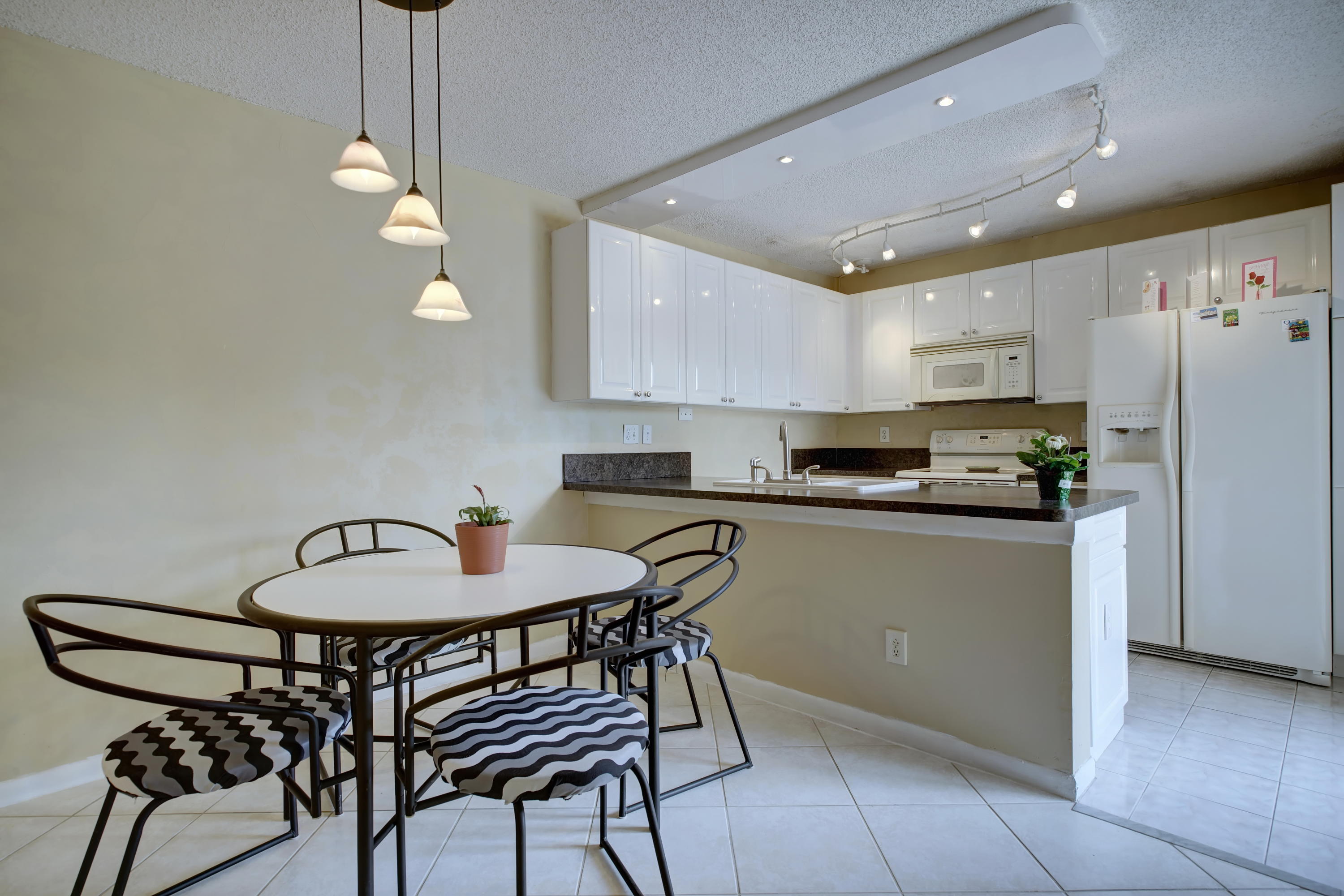 8367 Boca Rio Drive Boca Raton, FL 33433 - Photo 7 of 28 @Robert Fernandez01_0