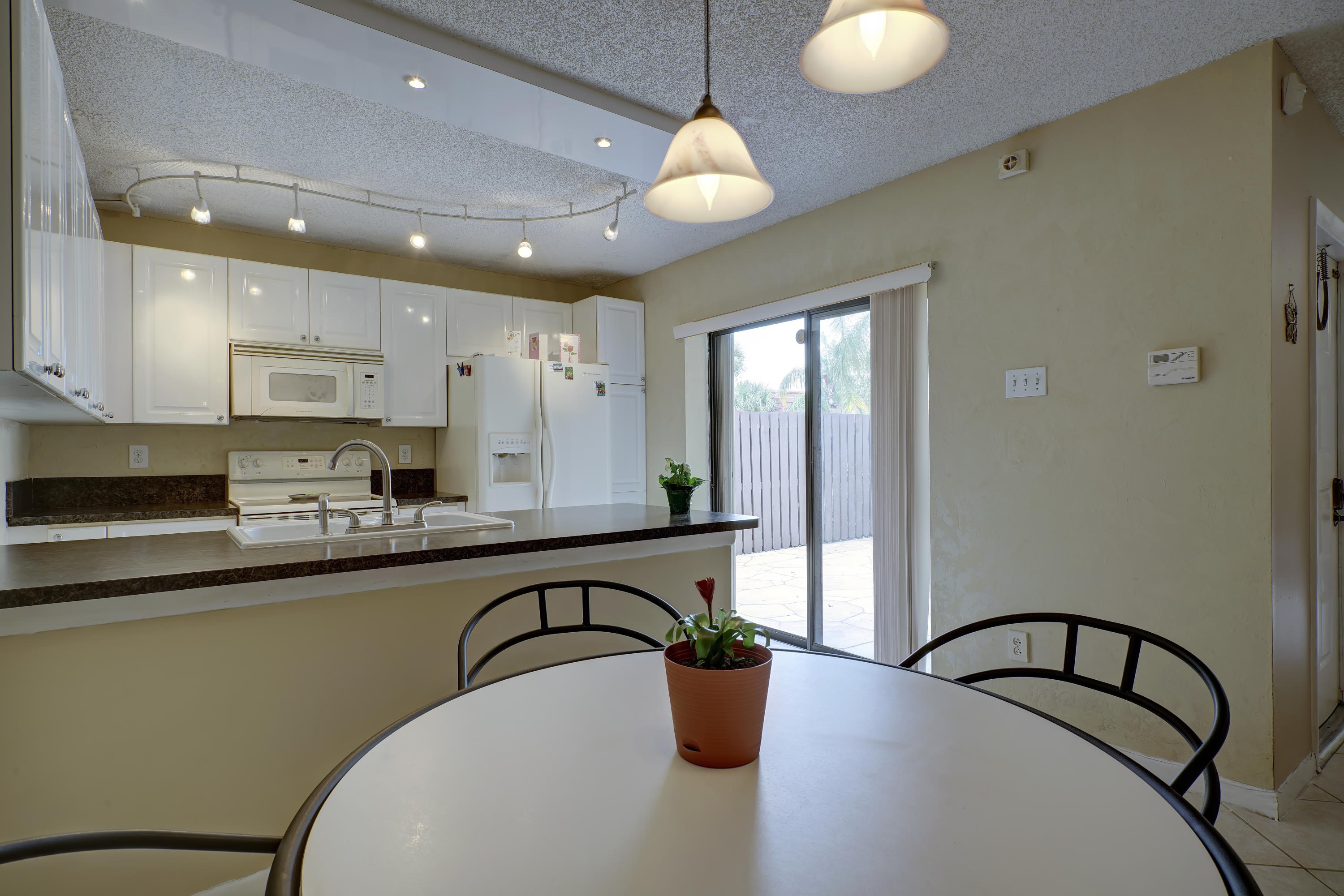 8367 Boca Rio Drive Boca Raton, FL 33433 - Photo 8 of 28 @Robert Fernandez02_0