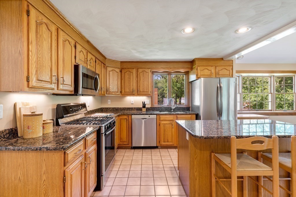 14 Dean Road Wayland, MA 01778 - Photo 4 of 24 Gallery Image 4