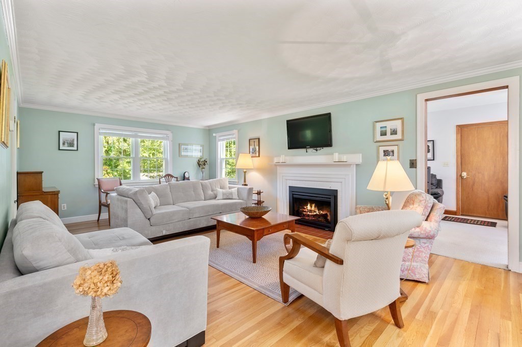 14 Dean Road Wayland, MA 01778 - Photo 8 of 24 Gallery Image 8
