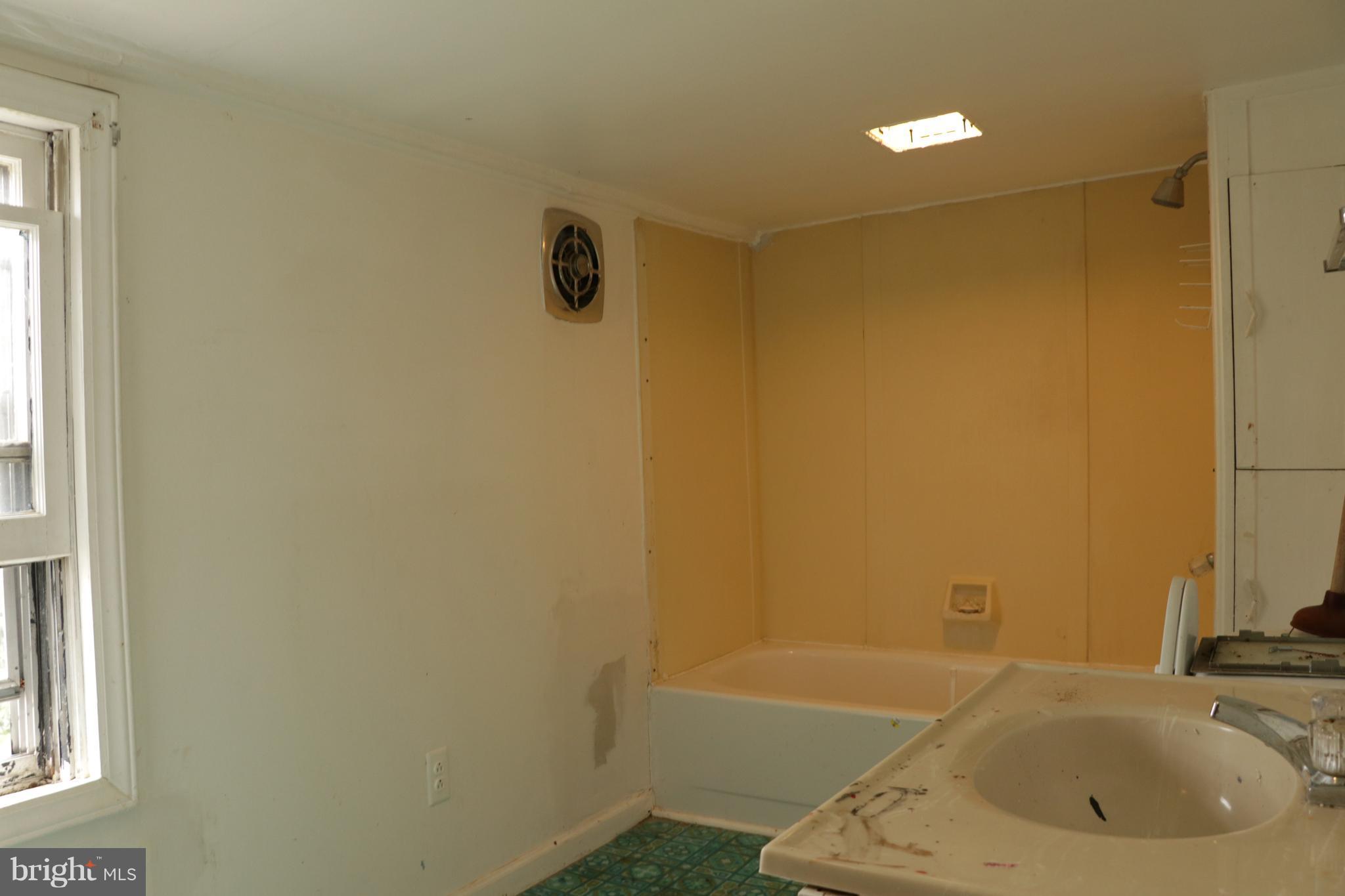 18019 Tilghmanton Road Fairplay, MD 21733 - Photo 22 of 22 Bath