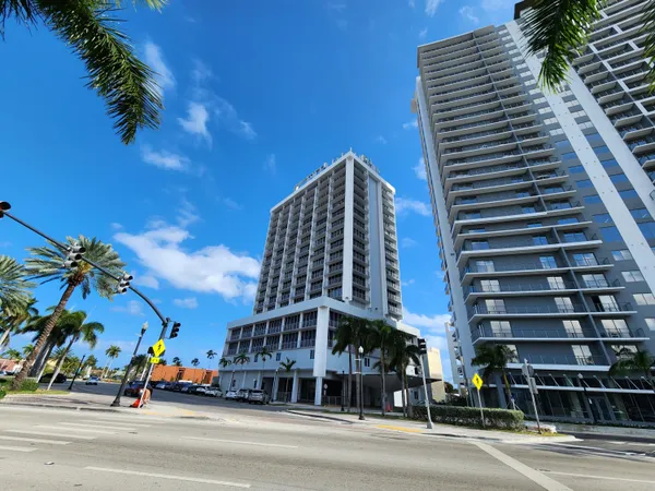 $2,950 | 1720 Harrison Street, Unit 16B, Hollywood, FL 33020