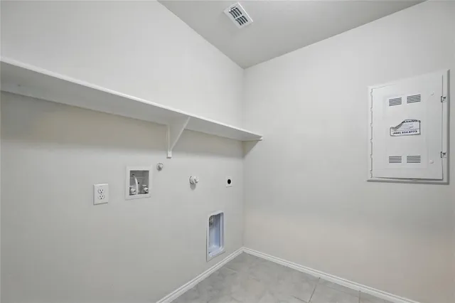 an empty room with a empty space and window