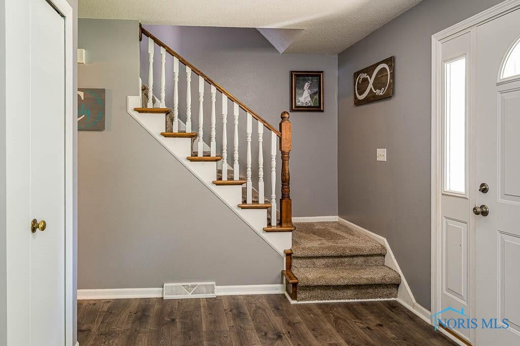 141 Mallard Road Perrysburg, OH 43551 - Photo 4 of 32 Gallery Image 4