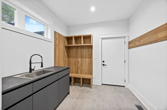 $1,499,000 | 7309 West Palos Avenue, Palos Heights, IL 60463