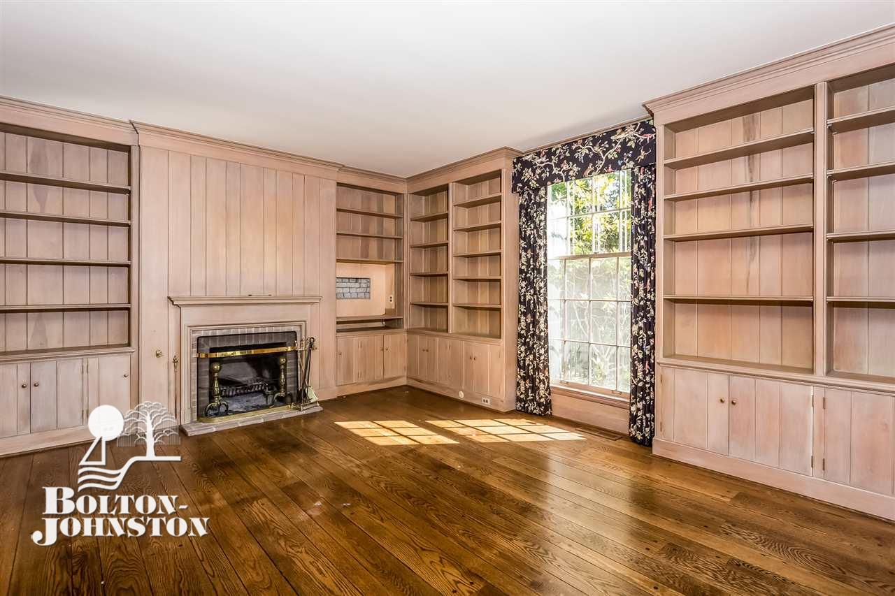 360 Provencal Road Grosse Pointe, MI 48236 - Photo 15 of 78 Library