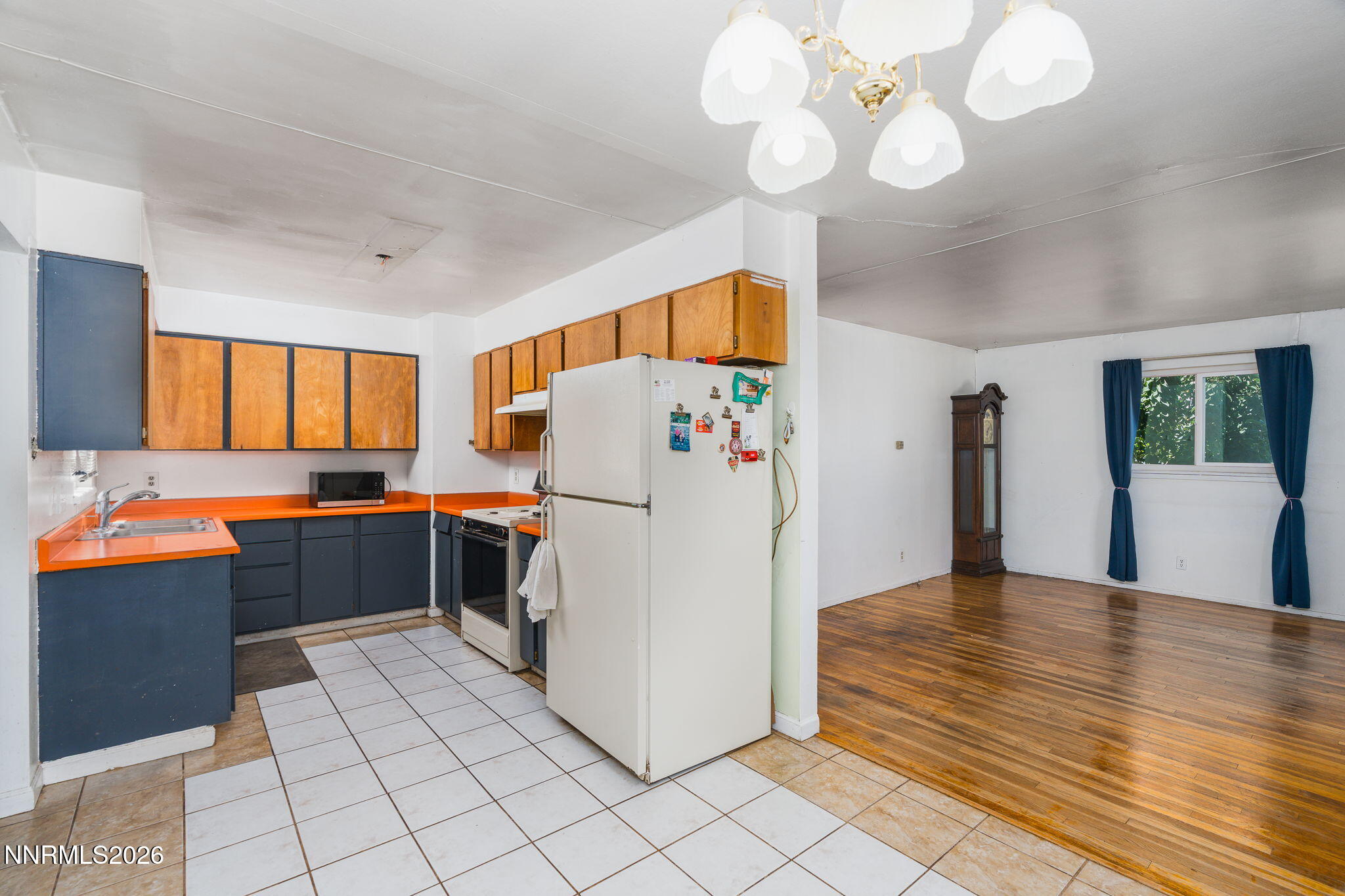 1370 Castle Way Reno, NV 89512 - Photo 8 of 21 IMG_2790