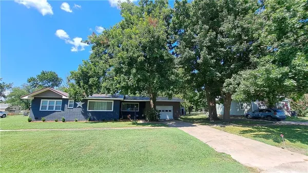 $109,000 | 805 Walnut Street, Chetopa, KS 67336