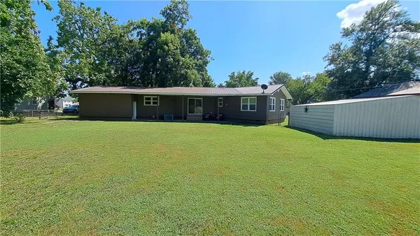 $109,000 | 805 Walnut Street, Chetopa, KS 67336