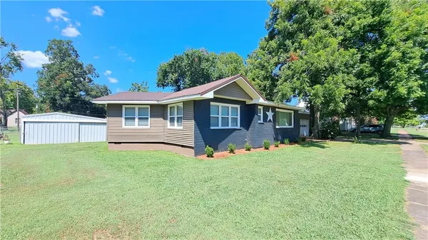 $109,000 | 805 Walnut Street, Chetopa, KS 67336