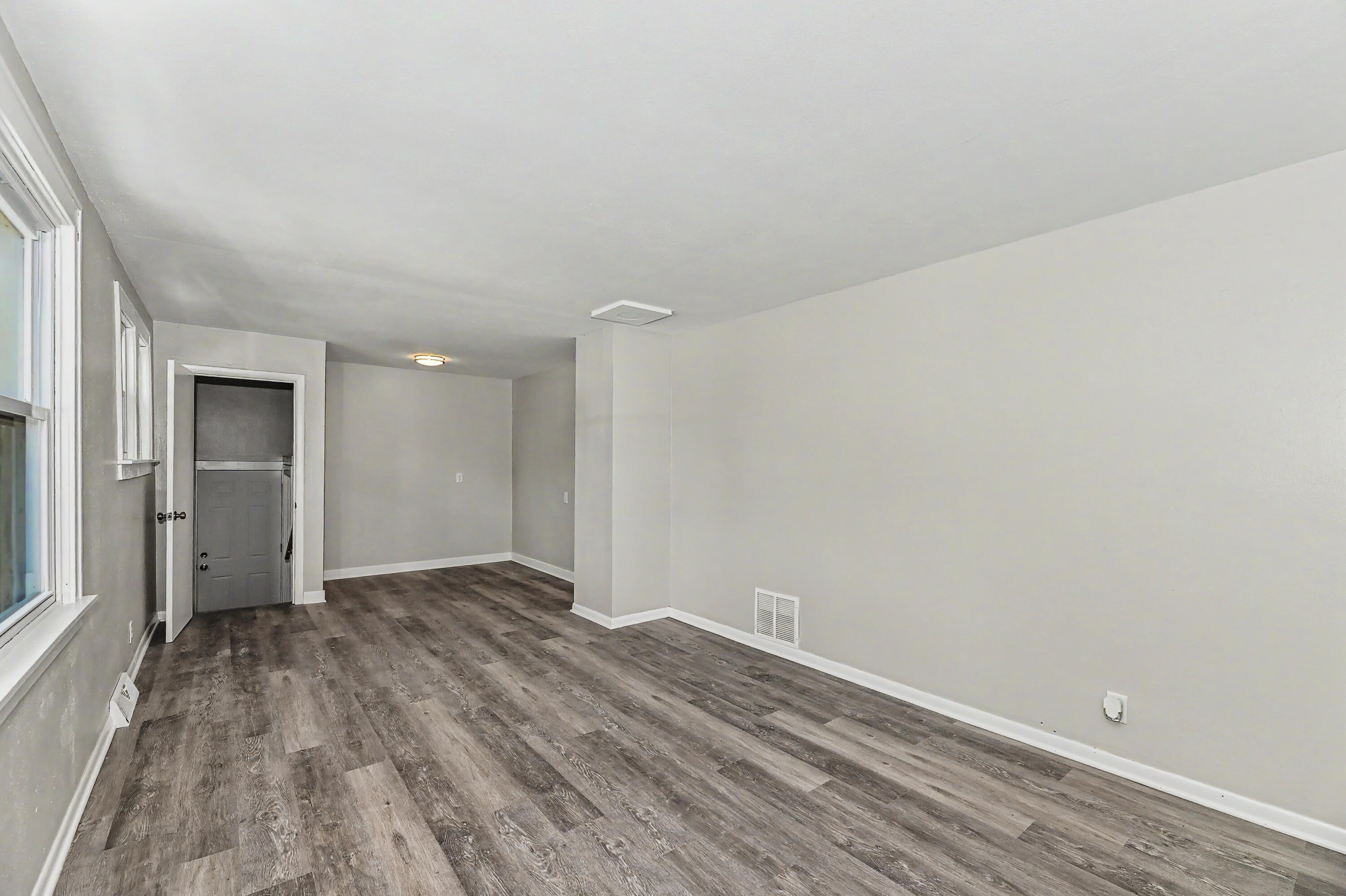 3400 8th Avenue Racine, WI 53402 - Photo 11 of 27 eigth-12