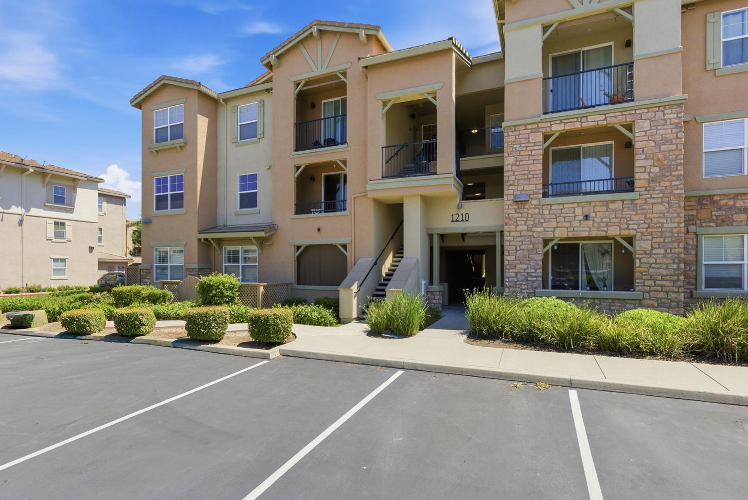 1210 Whitney Ranch Parkway, Unit PW521 Rocklin, CA 95765 - Photo 2 of 23